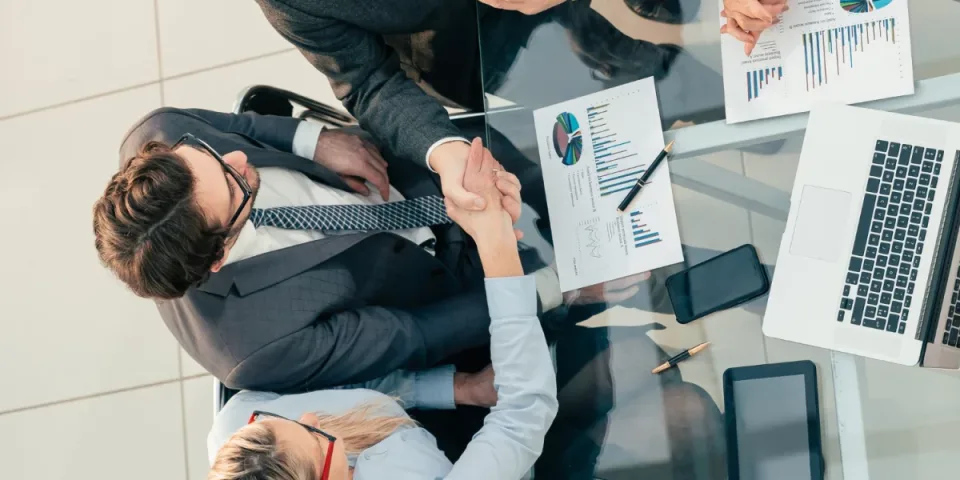 Ochrona środowiska dla firm - jak dbać o planetę i zwiększyć zyski?